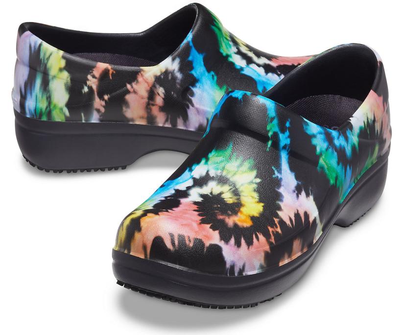 Women Neria Pro II Graphic Clog Black | Crocs Clogs