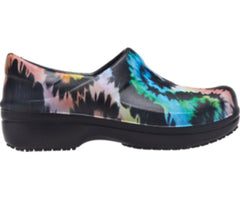 Women Neria Pro II Graphic Clog Black | Crocs Clogs