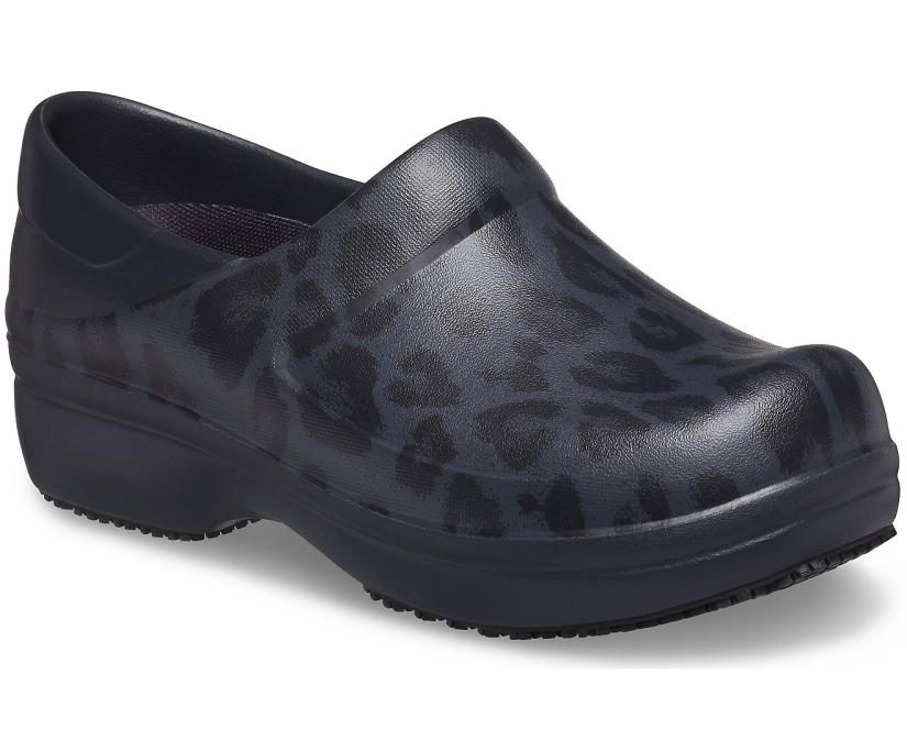 Women Neria Pro II Graphic Clog Black / Leopard | Crocs Clogs